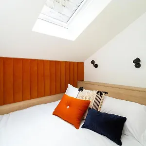 The Snug Townhouse Hotel